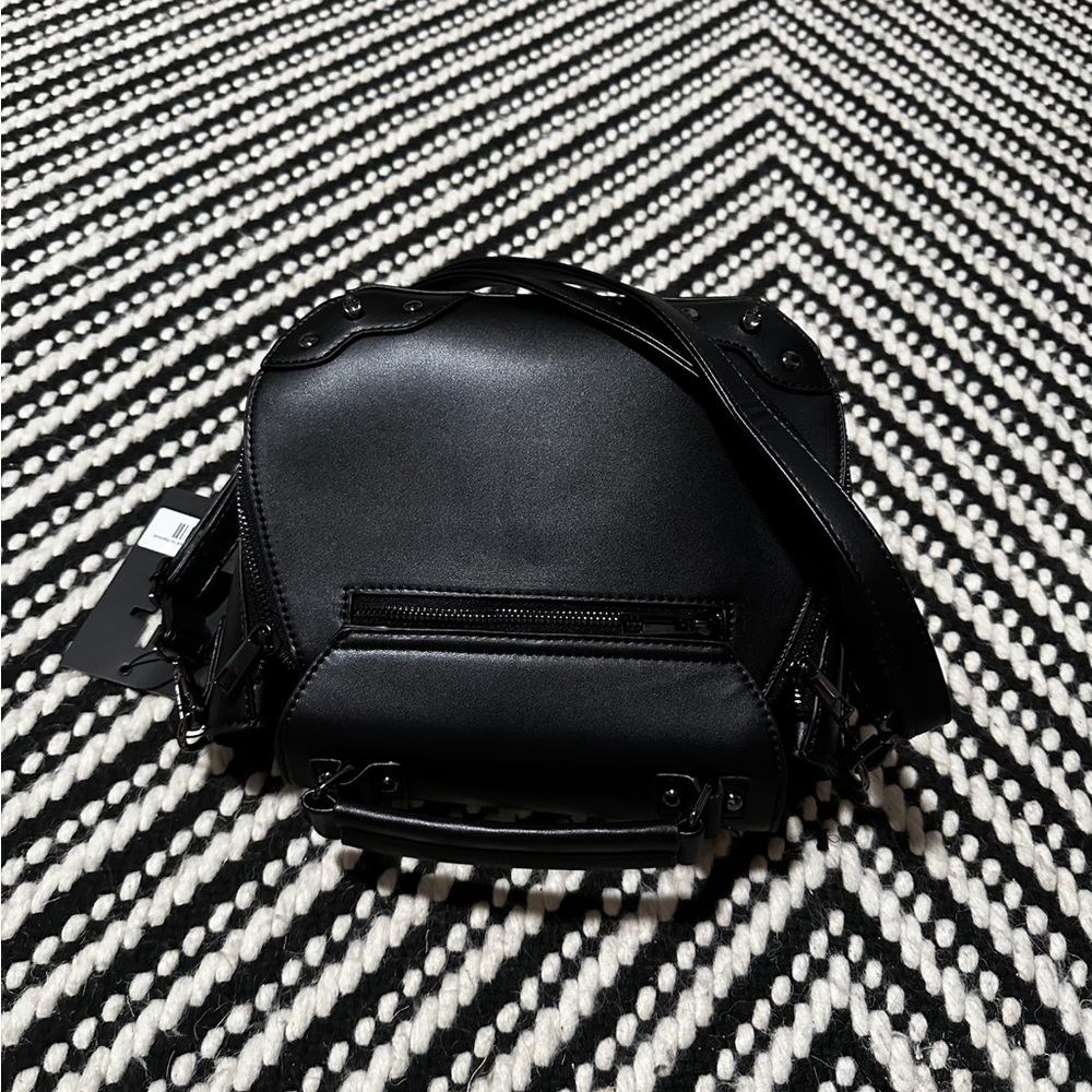 Banned Alternative Gwendolyn Batwing Handbag - Picture 4 of 10